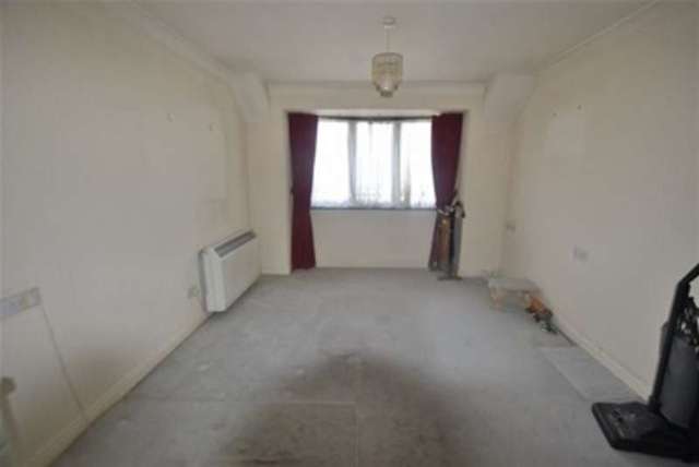  Image of 1 bedroom Flat for sale in Castleview Gardens Ilford IG1 at Castleview Gardens  Ilford, IG1 3QA
