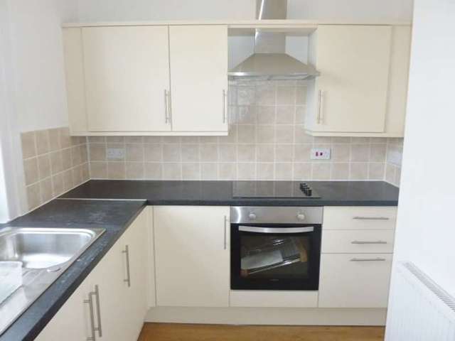  Image of 3 bedroom Flat for sale in Cavendish Place Eastbourne BN21 at Eastbourne, BN21 3RR