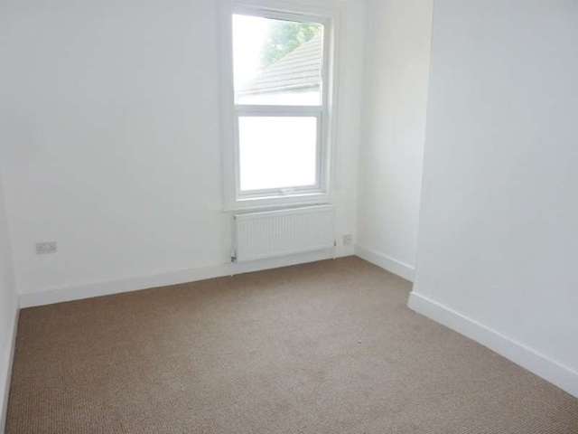  Image of 3 bedroom Flat for sale in Cavendish Place Eastbourne BN21 at Eastbourne, BN21 3RR