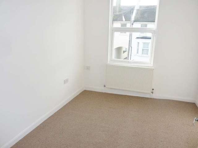  Image of 3 bedroom Flat for sale in Cavendish Place Eastbourne BN21 at Eastbourne, BN21 3RR