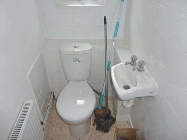  Image of 3 bedroom Flat for sale in Cavendish Place Eastbourne BN21 at Eastbourne, BN21 3RR