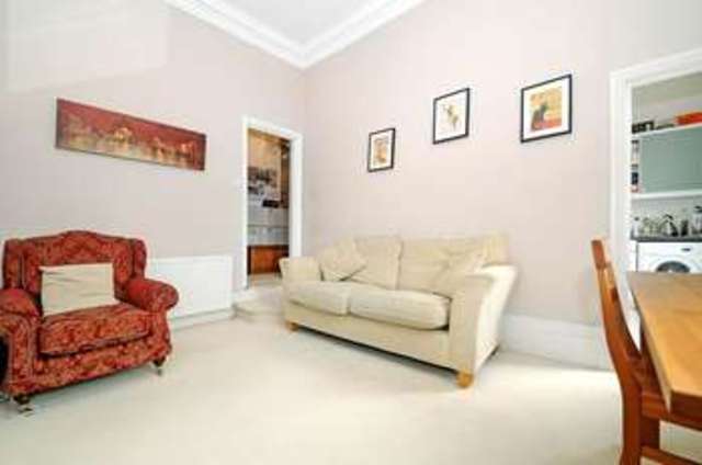  Image of 2 bedroom Flat to rent in Cavendish Road London NW6 at Kilburn London Brondesbury Park, NW6 7XP