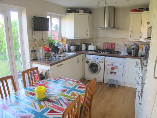  Image of 3 bedroom Semi-Detached house for sale in Chaffinch Way Lee-on-the-Solent PO13 at Chaffinch Way  Lee-On-The-Solent, PO13 8LD