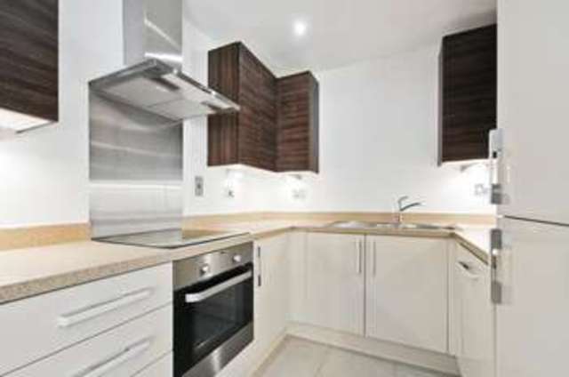  Image of 1 bedroom Flat to rent in Hansel Road London NW6 at 1 Hansel Road London Queen