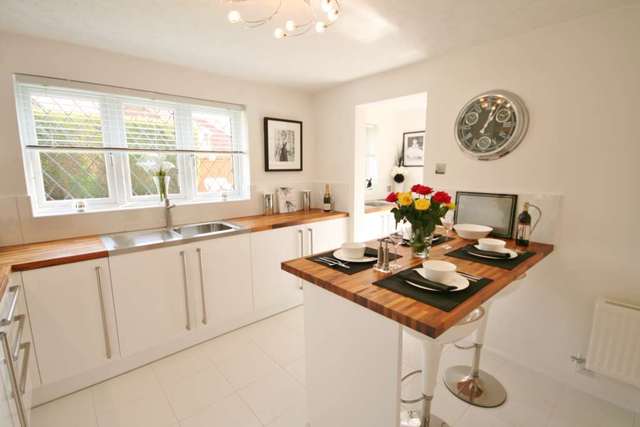  Image of 4 bedroom Detached house for sale in Sundew Road Hemel Hempstead HP1 at Sundew Road Chaulden Vale Hemel Hempstead, HP1 2DQ
