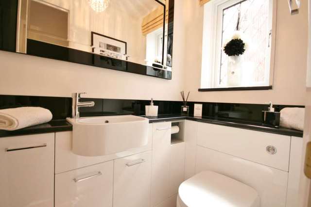  Image of 4 bedroom Detached house for sale in Sundew Road Hemel Hempstead HP1 at Sundew Road Chaulden Vale Hemel Hempstead, HP1 2DQ