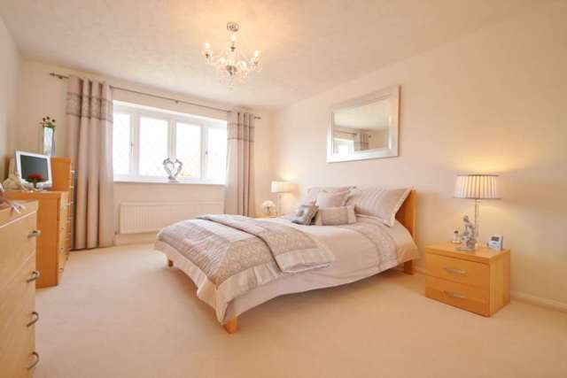  Image of 4 bedroom Detached house for sale in Sundew Road Hemel Hempstead HP1 at Sundew Road Chaulden Vale Hemel Hempstead, HP1 2DQ