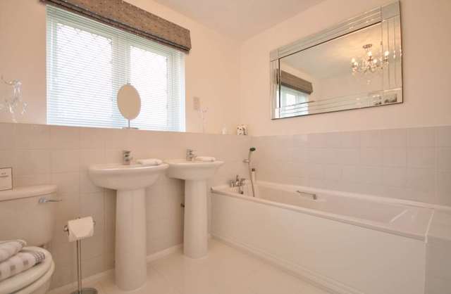  Image of 4 bedroom Detached house for sale in Sundew Road Hemel Hempstead HP1 at Sundew Road Chaulden Vale Hemel Hempstead, HP1 2DQ