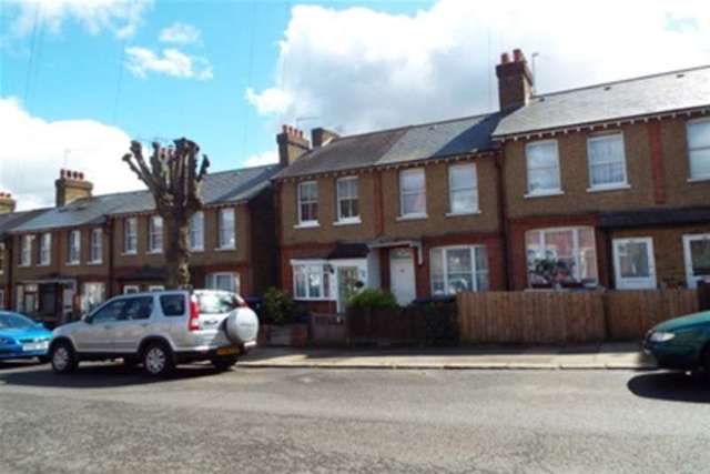  Image of 2 bedroom Terraced house to rent in Chelmsford Road London N14 at London, N14 5PU