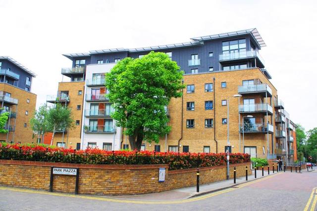  Image of 1 bedroom Apartment to rent in Birdwood Avenue London SE13 at London, SE13 6UR