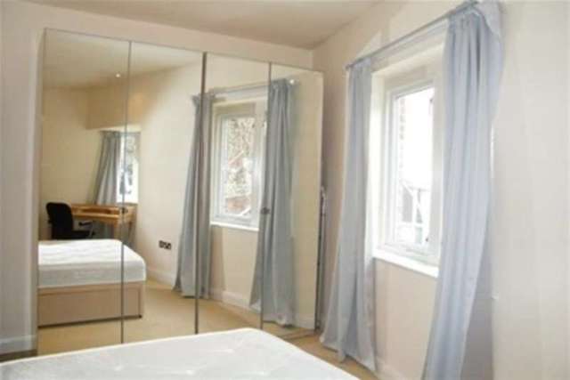  Image of 2 bedroom Flat to rent in Back Silver Street Durham DH1 at Durham, DH1 3RP