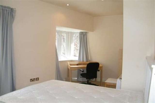  Image of 2 bedroom Flat to rent in Back Silver Street Durham DH1 at Durham, DH1 3RP