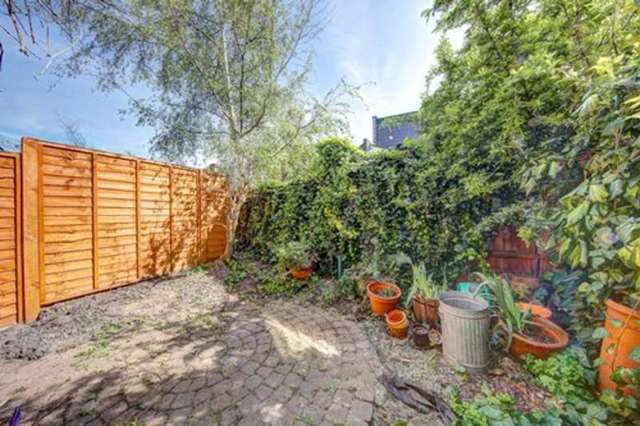  Image of 3 bedroom Detached house to rent in Claxton Grove London W6 at London, W6 8HE
