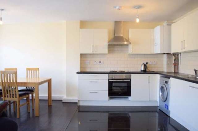  Image of 2 bedroom Apartment to rent in Clements Road Ilford IG1 at Ilford, IG1 1BA