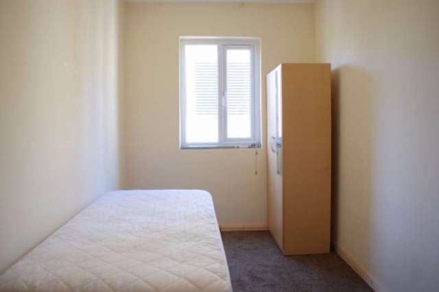  Image of 2 bedroom Apartment to rent in Clements Road Ilford IG1 at Ilford, IG1 1BA