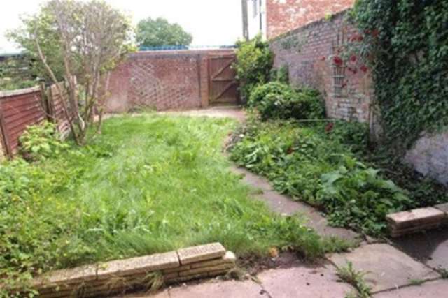  Image of 2 bedroom Terraced house to rent in Clifford Mews Wellington TA21 at Wellington, TA21 8QJ