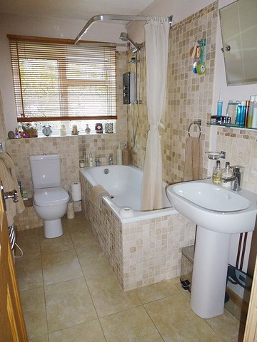  Image of 2 bedroom Flat to rent in Cliveden Close Preston Brighton BN1 at Cliveden Close  Brighton, BN1 6UE