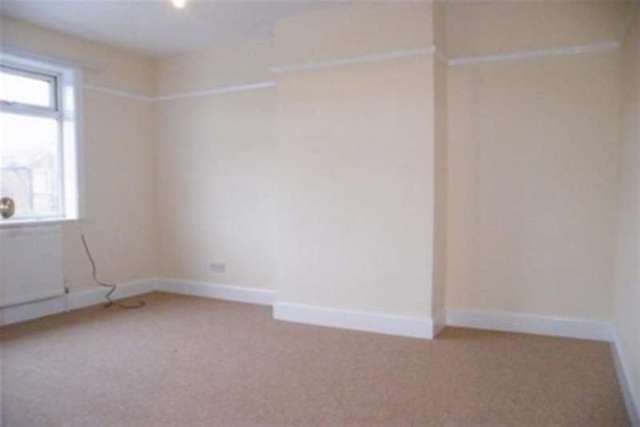  Image of 3 bedroom Semi-Detached house to rent in Clumber Road West Bridgford Nottingham NG2 at Nottingham, NG2 6DP