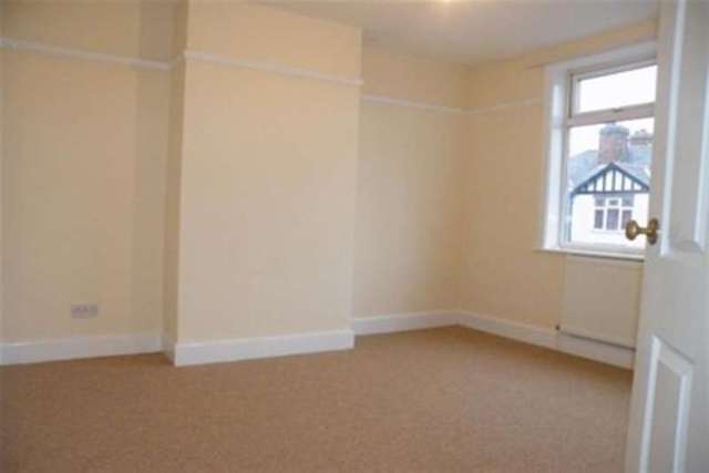  Image of 3 bedroom Semi-Detached house to rent in Clumber Road West Bridgford Nottingham NG2 at Nottingham, NG2 6DP