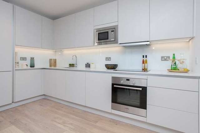  Image of 2 bedroom Flat to rent in Surrey Lane London SW11 at Parkham Street  Battersea, SW11 3TB