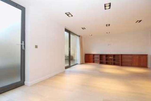  Image of 5 bedroom Semi-Detached house to rent in Coleridge Road London N8 at Coleridge Road  Crouch End, N8 8ED