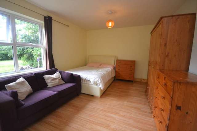  Image of Studio flat to rent in Connaught Road Reading RG30 at Connaught Road  Reading, RG30 2UF