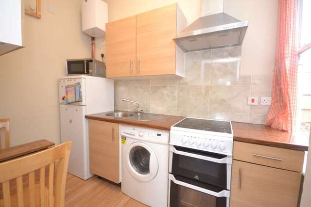  Image of Studio flat to rent in Connaught Road Reading RG30 at Connaught Road  Reading, RG30 2UF