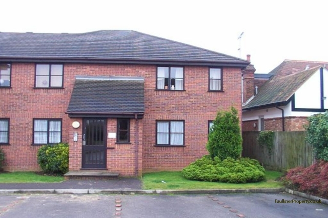  Image of 1 bedroom Apartment to rent in Cranbrook Woburn Sands Milton Keynes MK17 at Woburn Sands, MK17 8NB