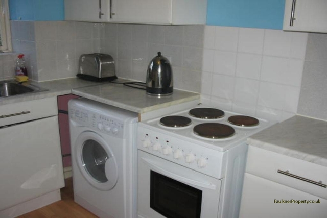  Image of 1 bedroom Apartment to rent in Cranbrook Woburn Sands Milton Keynes MK17 at Woburn Sands, MK17 8NB
