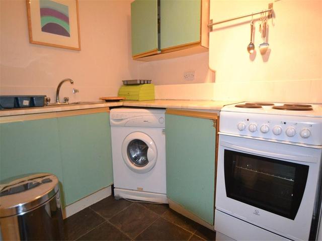  Image of 2 bedroom Flat to rent in Dalry Road Edinburgh EH11 at Dalry Edinburgh Edinburgh, EH11 2DR