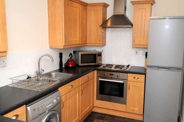  Image of 1 bedroom Apartment to rent in Trafalgar Gardens Crawley RH10 at Daniels House, Trafalgar Gardens Three Bridges Crawley, RH10 7SR