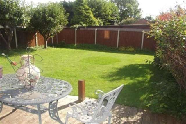  Image of 3 bedroom Detached house to rent in Dean Close Nottingham NG8 at Nottingham, NG8 2BX