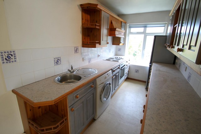 Image of 2 bedroom Flat to rent in Devonshire Avenue Sutton SM2 at Devonshire Avenue  Sutton, SM2 5JJ
