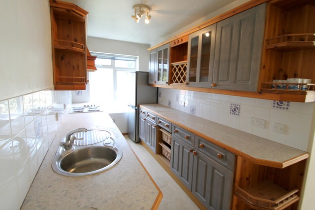  Image of 2 bedroom Flat to rent in Devonshire Avenue Sutton SM2 at Devonshire Avenue  Sutton, SM2 5JJ