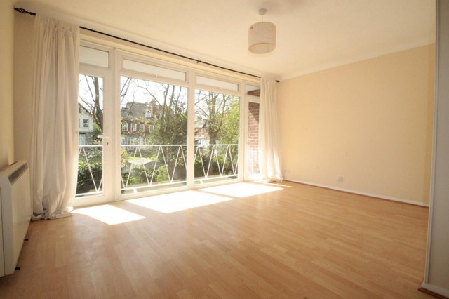  Image of 2 bedroom Flat to rent in Devonshire Avenue Sutton SM2 at Devonshire Avenue  Sutton, SM2 5JJ
