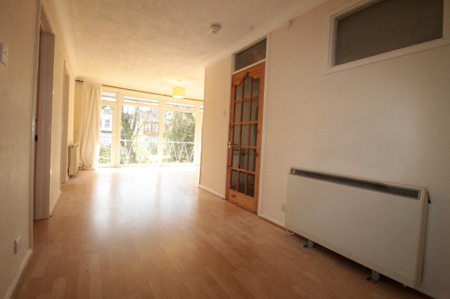  Image of 2 bedroom Flat to rent in Devonshire Avenue Sutton SM2 at Devonshire Avenue  Sutton, SM2 5JJ