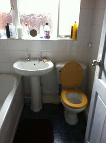  Image of 1 bedroom House Share to rent in Clarendon Road Manchester M16 at Clarendon Road  Whalley Range, M16 0EF