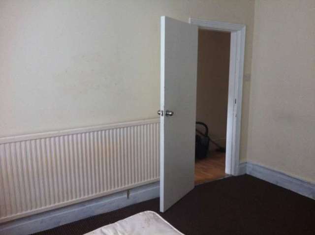  Image of 1 bedroom House Share to rent in Clarendon Road Manchester M16 at Clarendon Road  Whalley Range, M16 0EF