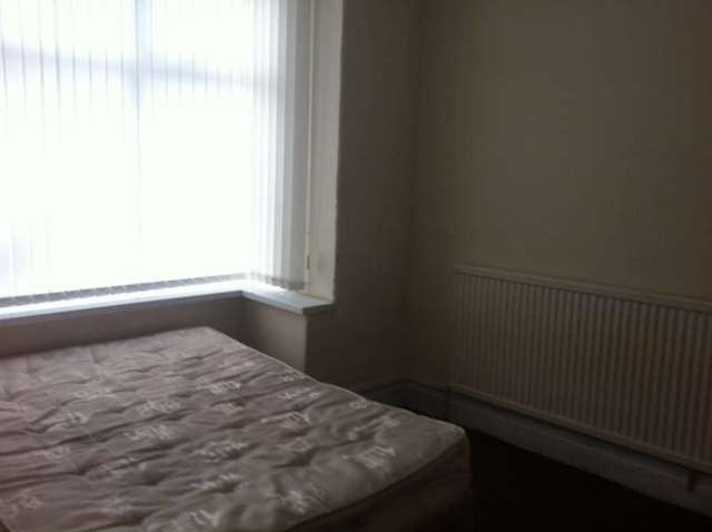  Image of 1 bedroom House Share to rent in Clarendon Road Manchester M16 at Clarendon Road  Whalley Range, M16 0EF