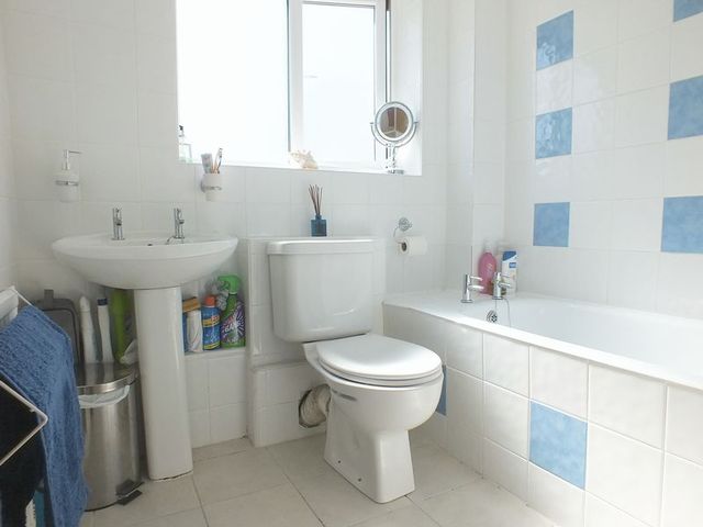  Image of 1 bedroom Semi-Detached house for sale in Dovecote Road Reading RG2 at Dovecote Road  Reading, RG2 8UJ