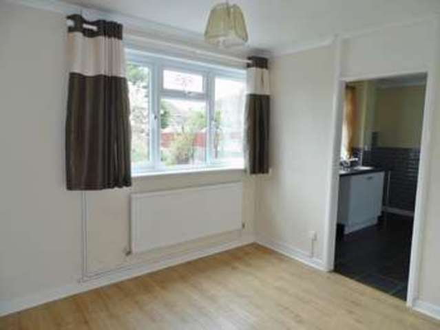  Image of 3 bedroom Semi-Detached house to rent in East Avenue Kenfig Hill Bridgend CF33 at East Avenue Kenfig Hill Bridgend, CF33 6NN