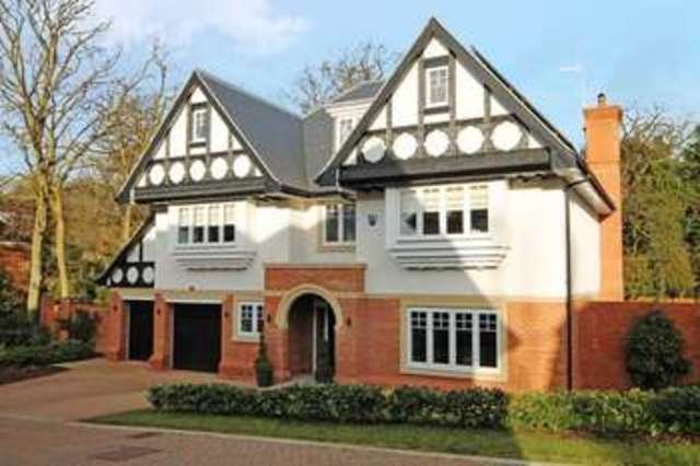  Image of 5 bedroom Detached house for sale in Egerton Close Bushey WD23 at Egerton Close  Bushey, WD23 1FQ