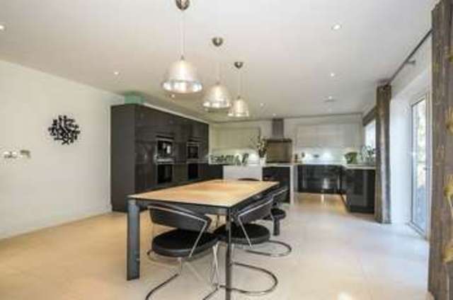  Image of 5 bedroom Detached house for sale in Egerton Close Bushey WD23 at Egerton Close  Bushey, WD23 1FQ