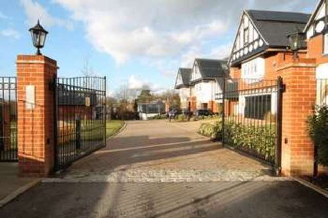  Image of 5 bedroom Detached house for sale in Egerton Close Bushey WD23 at Egerton Close  Bushey, WD23 1FQ