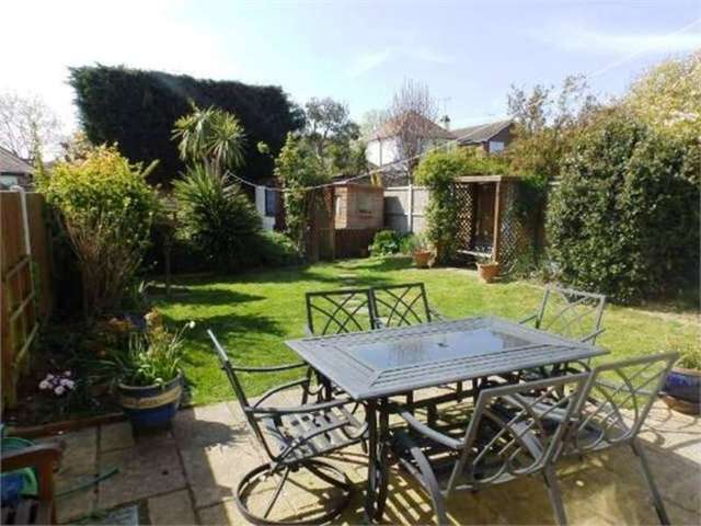  Image of 4 bedroom Semi-Detached house for sale in Elmsleigh Drive Leigh-on-Sea SS9 at Elmsleigh drive Leigh on sea Leigh-on-Sea, SS9 3DS