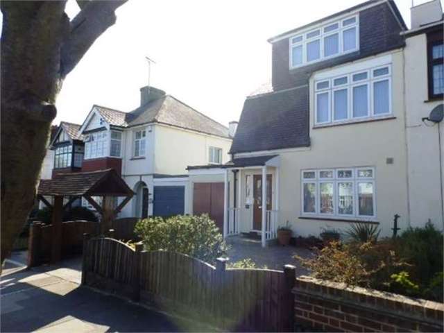  Image of 4 bedroom Semi-Detached house for sale in Elmsleigh Drive Leigh-on-Sea SS9 at Elmsleigh drive Leigh on sea Leigh-on-Sea, SS9 3DS