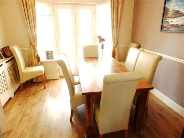  Image of 4 bedroom Semi-Detached house for sale in Elmsleigh Drive Leigh-on-Sea SS9 at Elmsleigh drive Leigh on sea Leigh-on-Sea, SS9 3DS