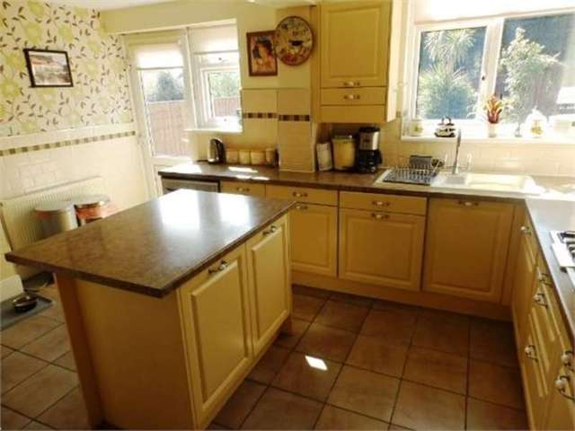  Image of 4 bedroom Semi-Detached house for sale in Elmsleigh Drive Leigh-on-Sea SS9 at Elmsleigh drive Leigh on sea Leigh-on-Sea, SS9 3DS