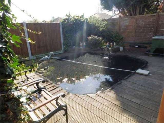  Image of 4 bedroom Semi-Detached house for sale in Elmsleigh Drive Leigh-on-Sea SS9 at Elmsleigh drive Leigh on sea Leigh-on-Sea, SS9 3DS