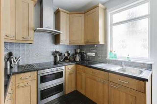  Image of 4 bedroom Terraced house for sale in Elvendon Road London N13 at Elvendon Road  London, N13 4SJ